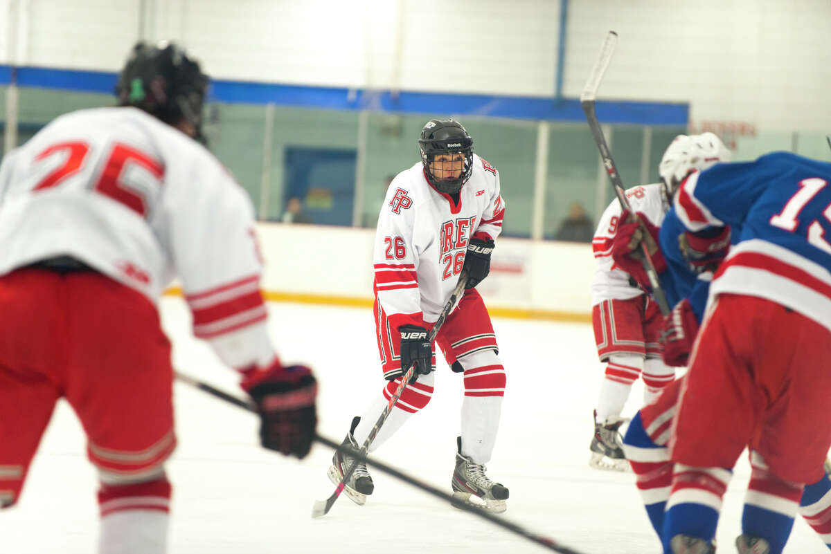 Fairfield Prep holds off Glastonbury to gain Division I hockey semifinals