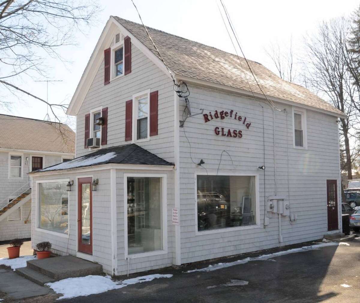 Ridgefield Glass reflects upswing in highend homes