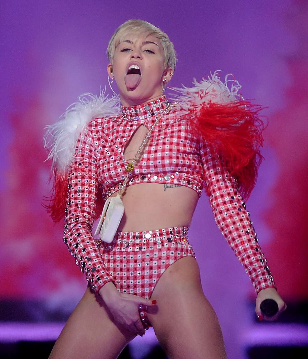 Twitter Miley Cyrus' tour bus catches fire on the road