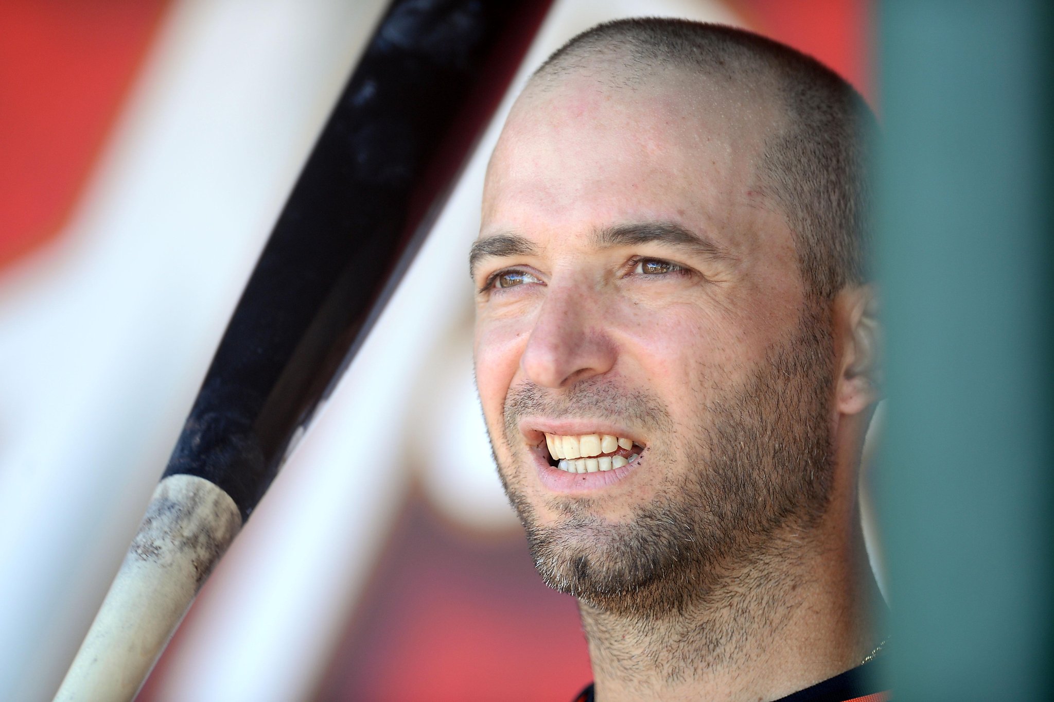 Marco Scutaro re-signs with Giants — not to play, though