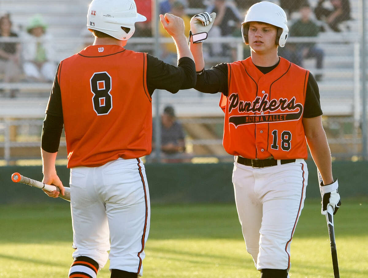 Medina Valley isn't perfect, but still dominant