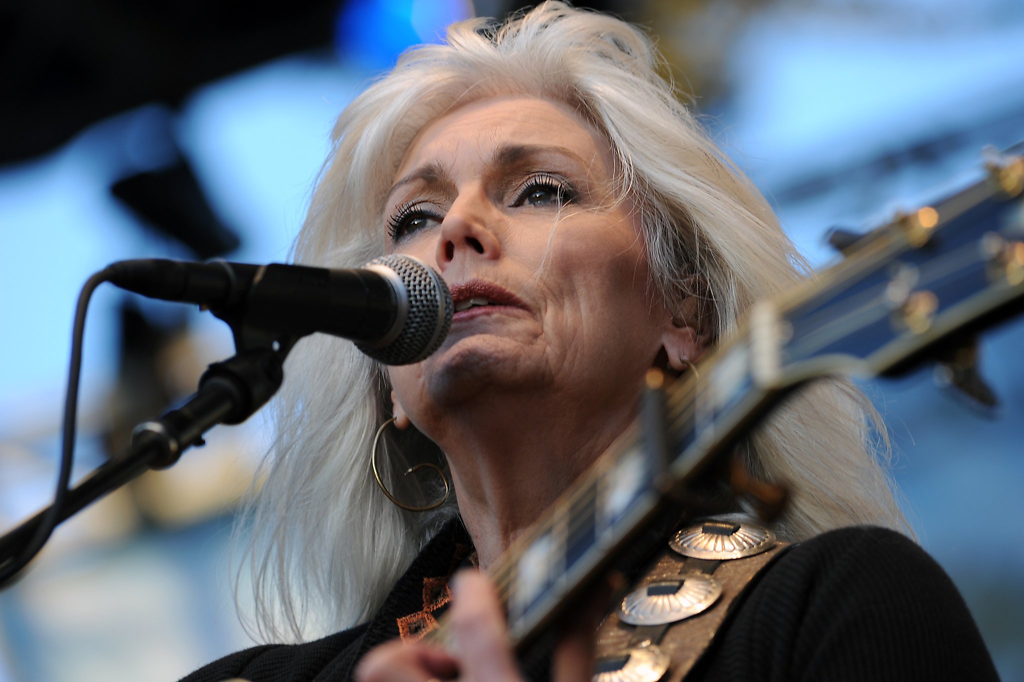 The country music career of Emmylou Harris was already finished when she se...