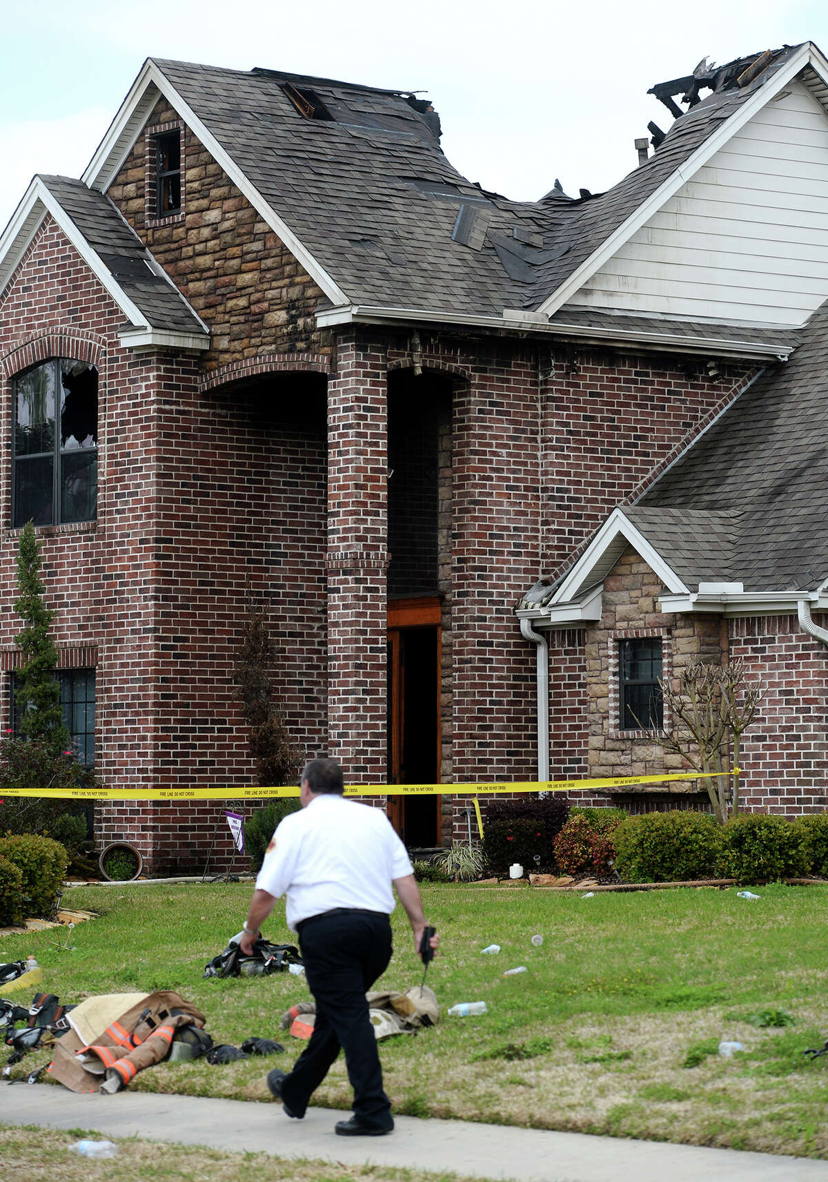 Port Neches house consumed by afternoon fire