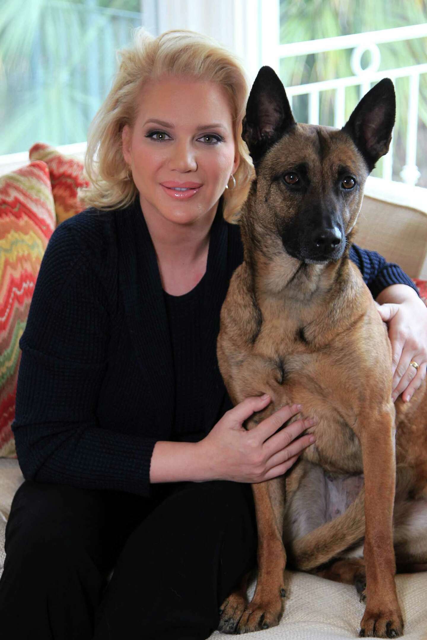 Kristi Schiller helps cashstrapped law enforcement agencies buy top(00)