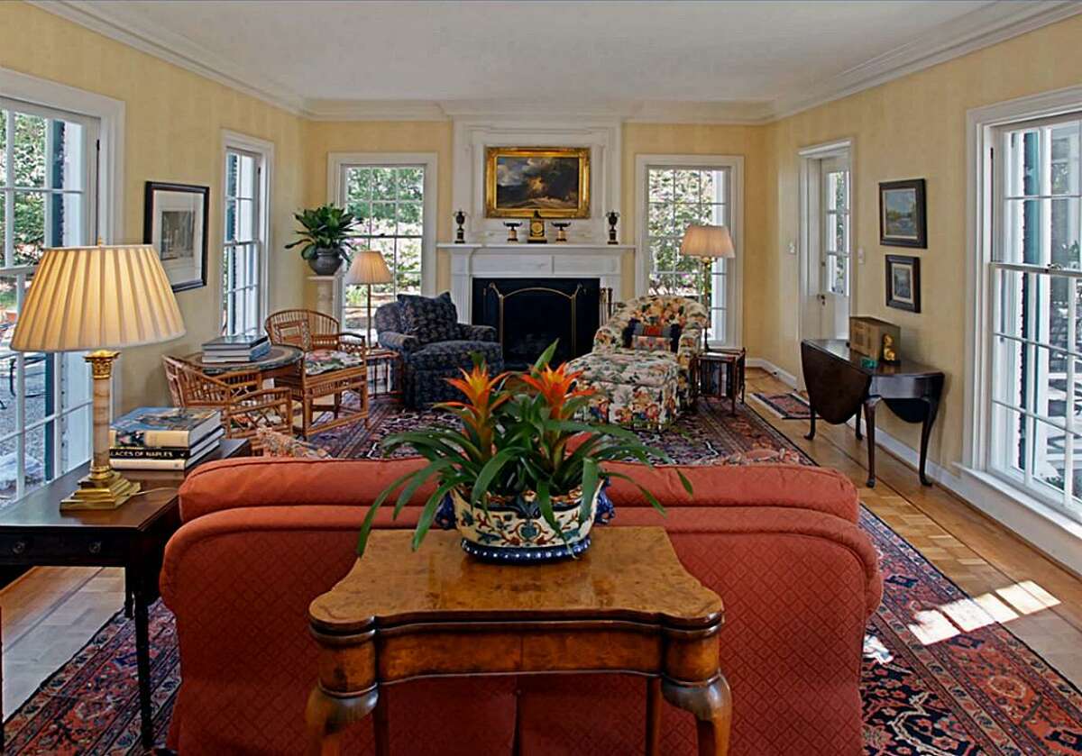 Charming plantationstyle mansion for sale near Rice University