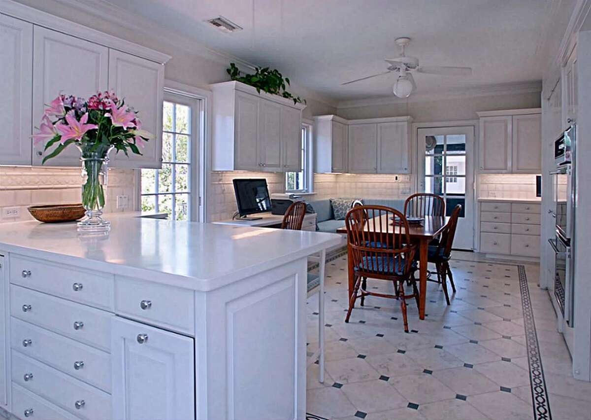 Charming plantationstyle mansion for sale near Rice University