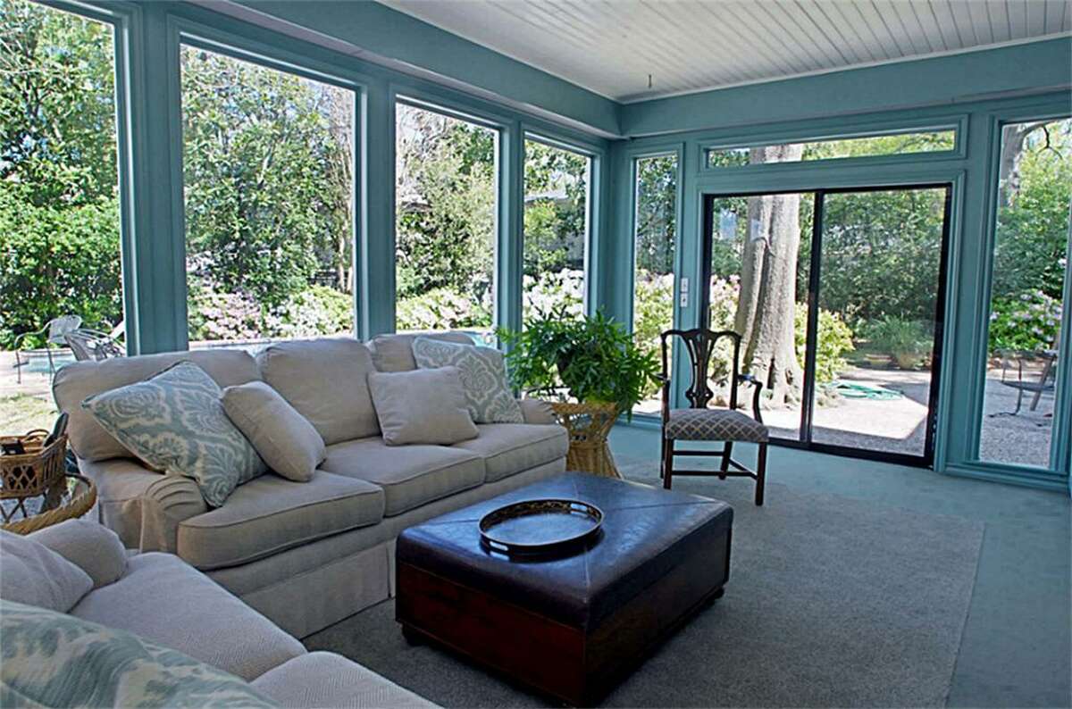 Charming plantationstyle mansion for sale near Rice University