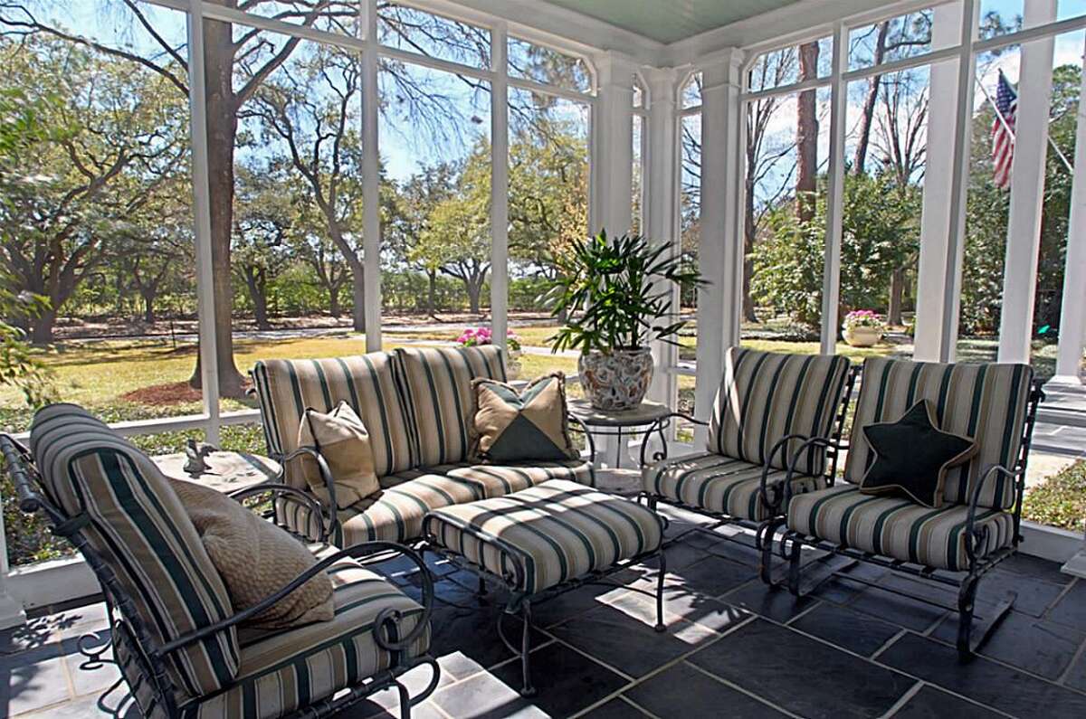 Charming plantationstyle mansion for sale near Rice University