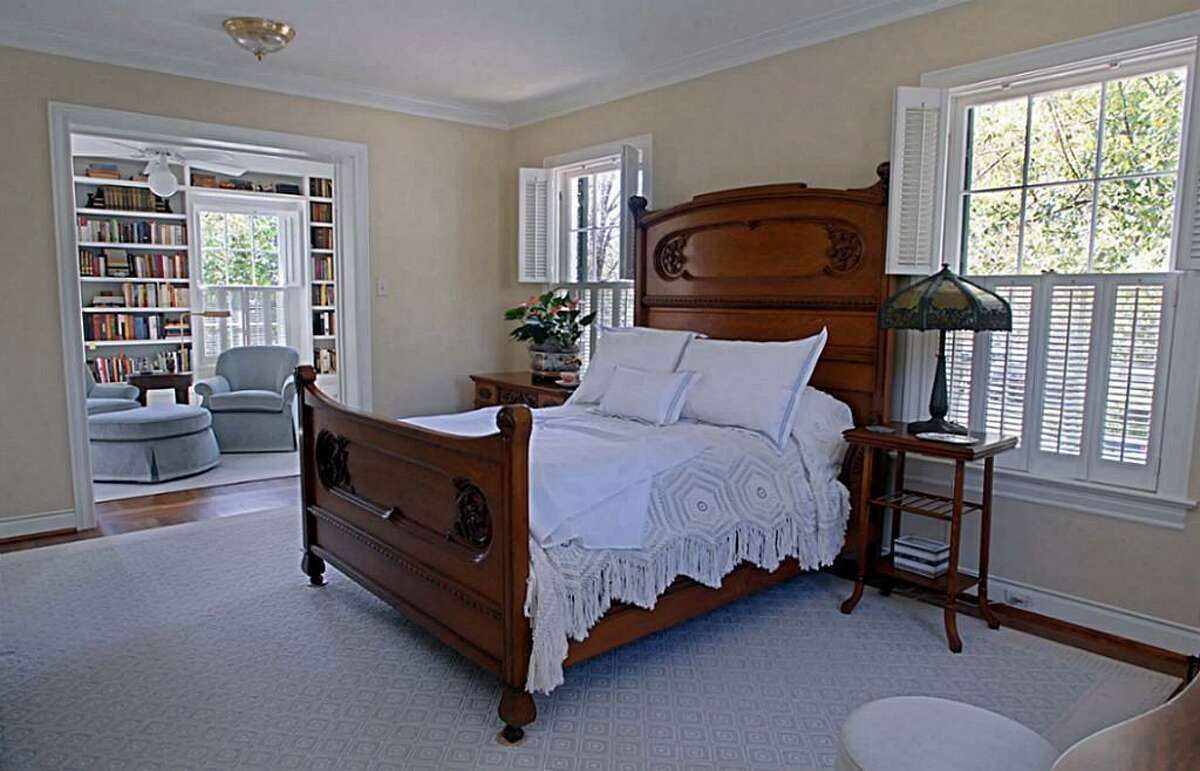 Charming plantationstyle mansion for sale near Rice University