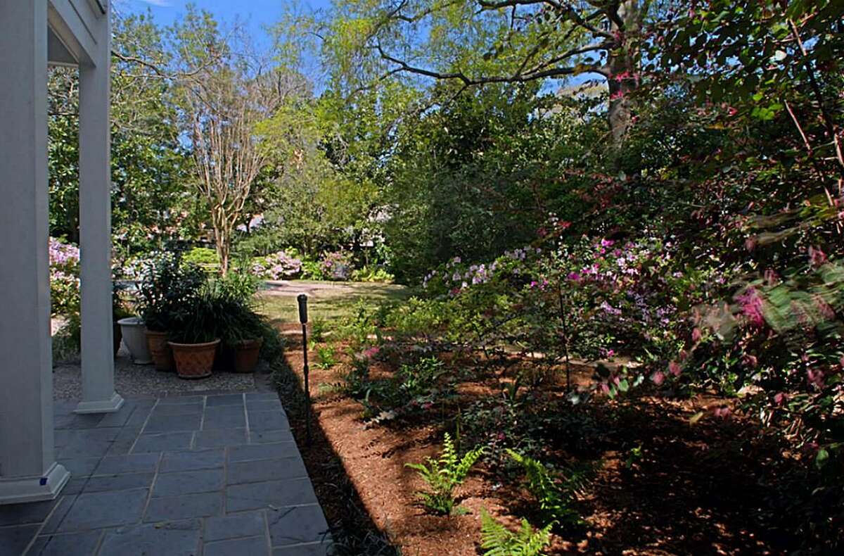 Charming plantationstyle mansion for sale near Rice University