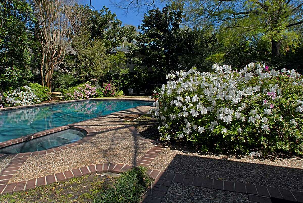 Charming plantationstyle mansion for sale near Rice University