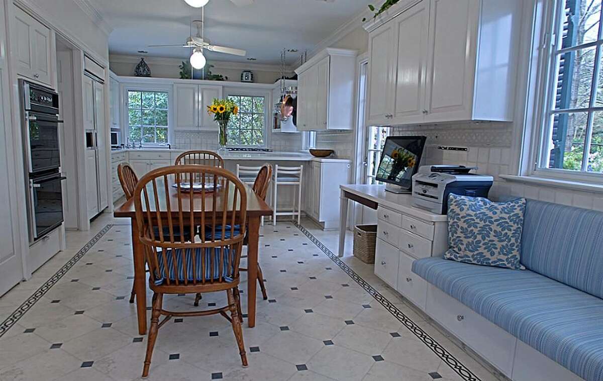 Charming plantationstyle mansion for sale near Rice University