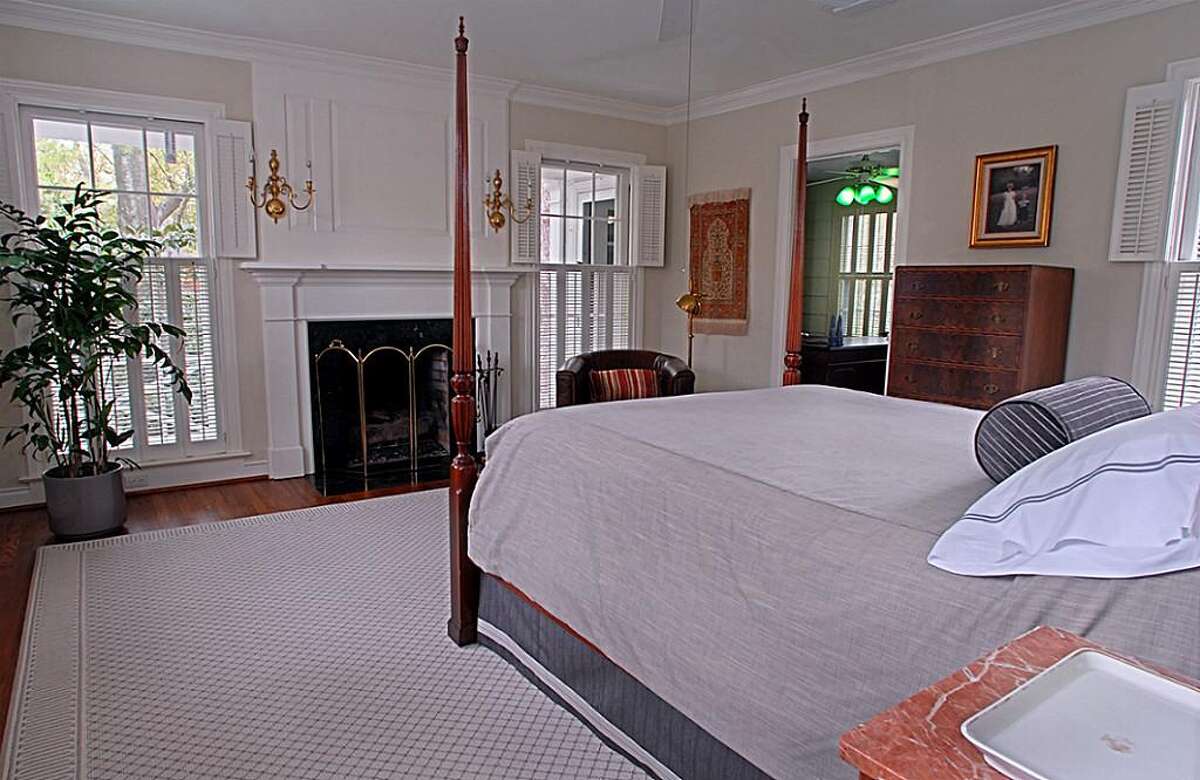 Charming plantationstyle mansion for sale near Rice University