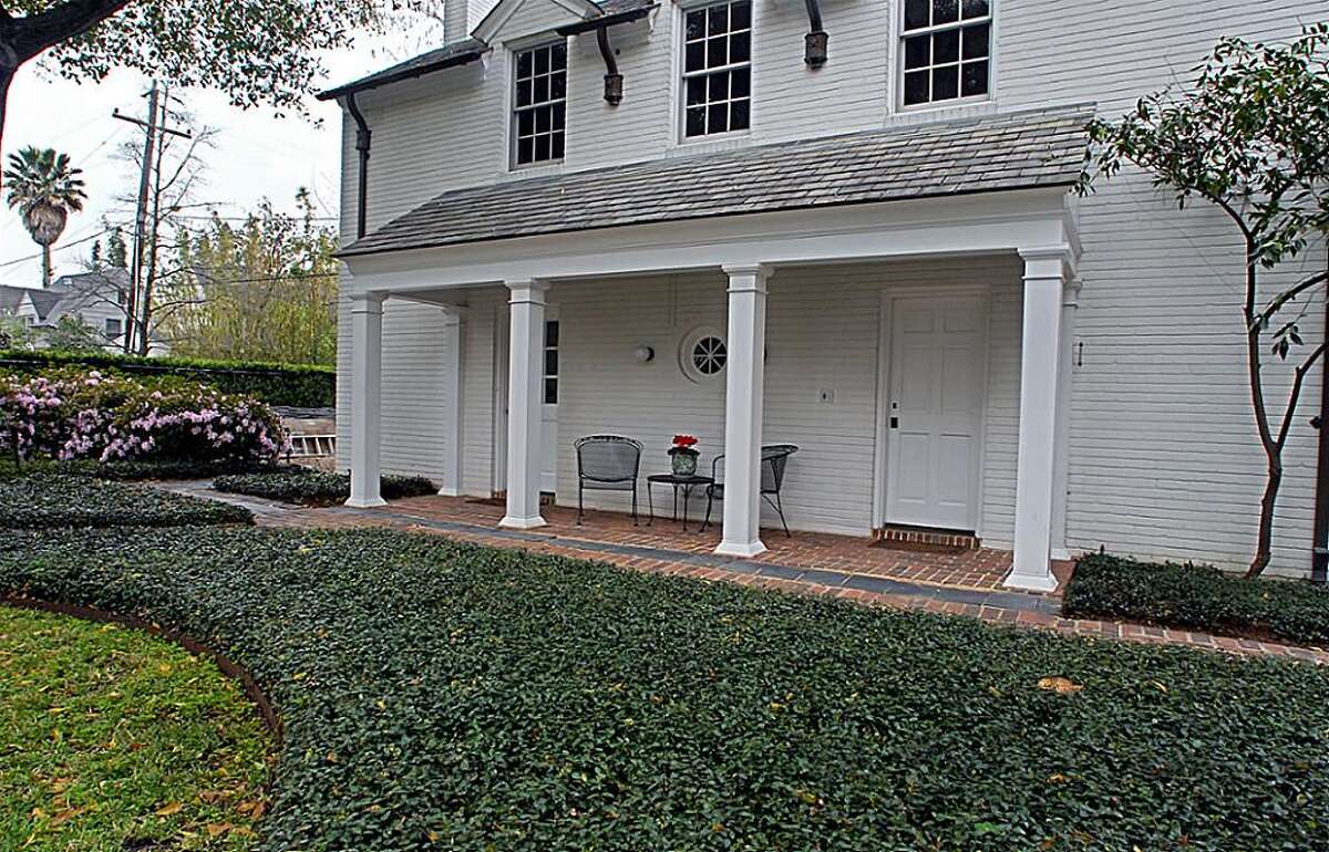 Charming plantationstyle mansion for sale near Rice University