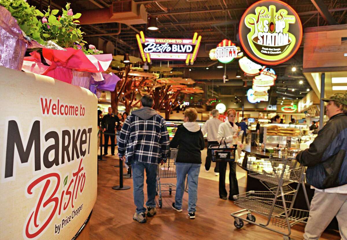 Shoppers on Bistro Blvd. at Price Chopper's new upscale supermarket, Market Bistro by Price Chopper Thursday, March 20, 2014, in Colonie, N.Y. (John Carl D'Annibale / Times Union)