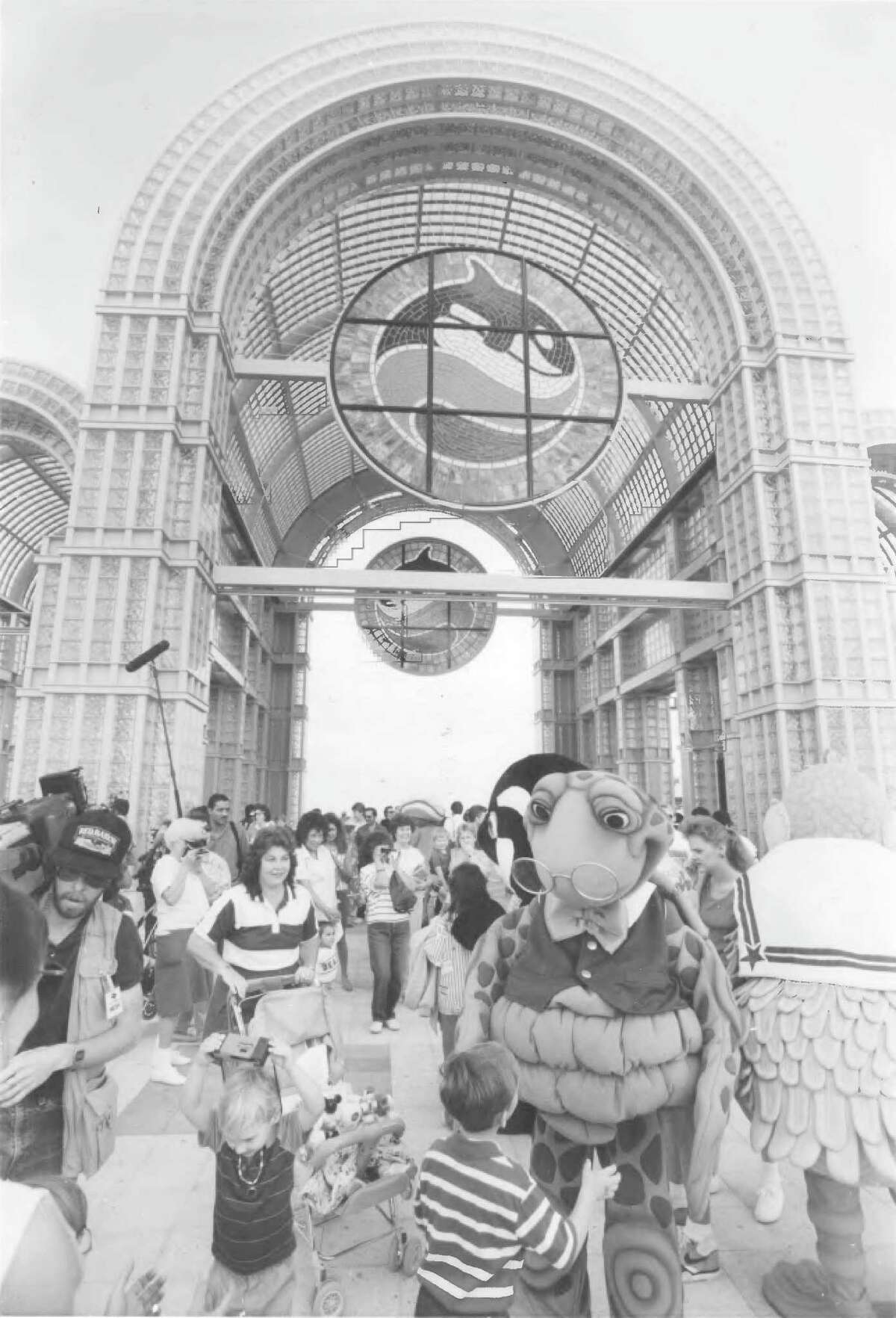 April 15, 1988: SeaWorld San Antonio's opening day.