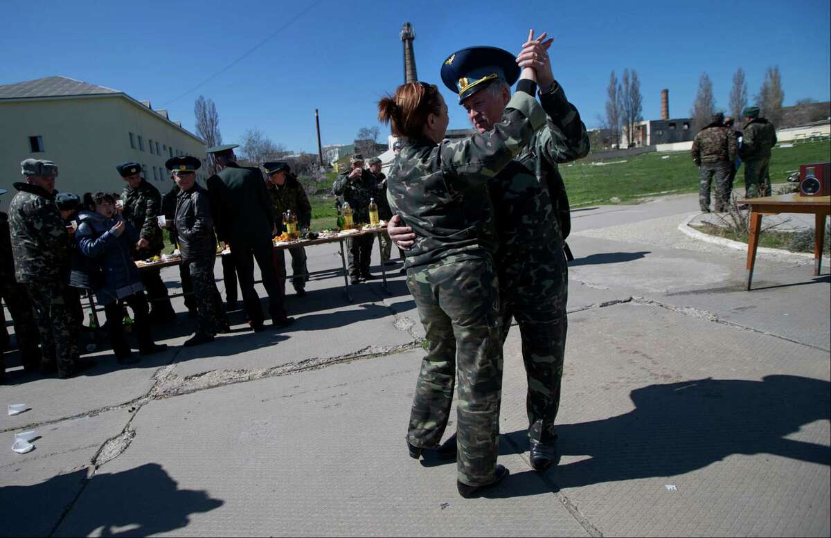 Russian Forces Take Over One Of The Last Ukrainian Bases In Crimea 7389