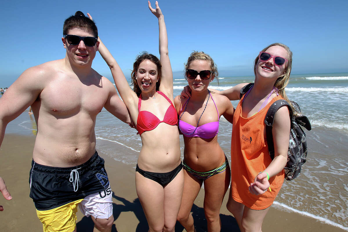 College students cut loose for spring break