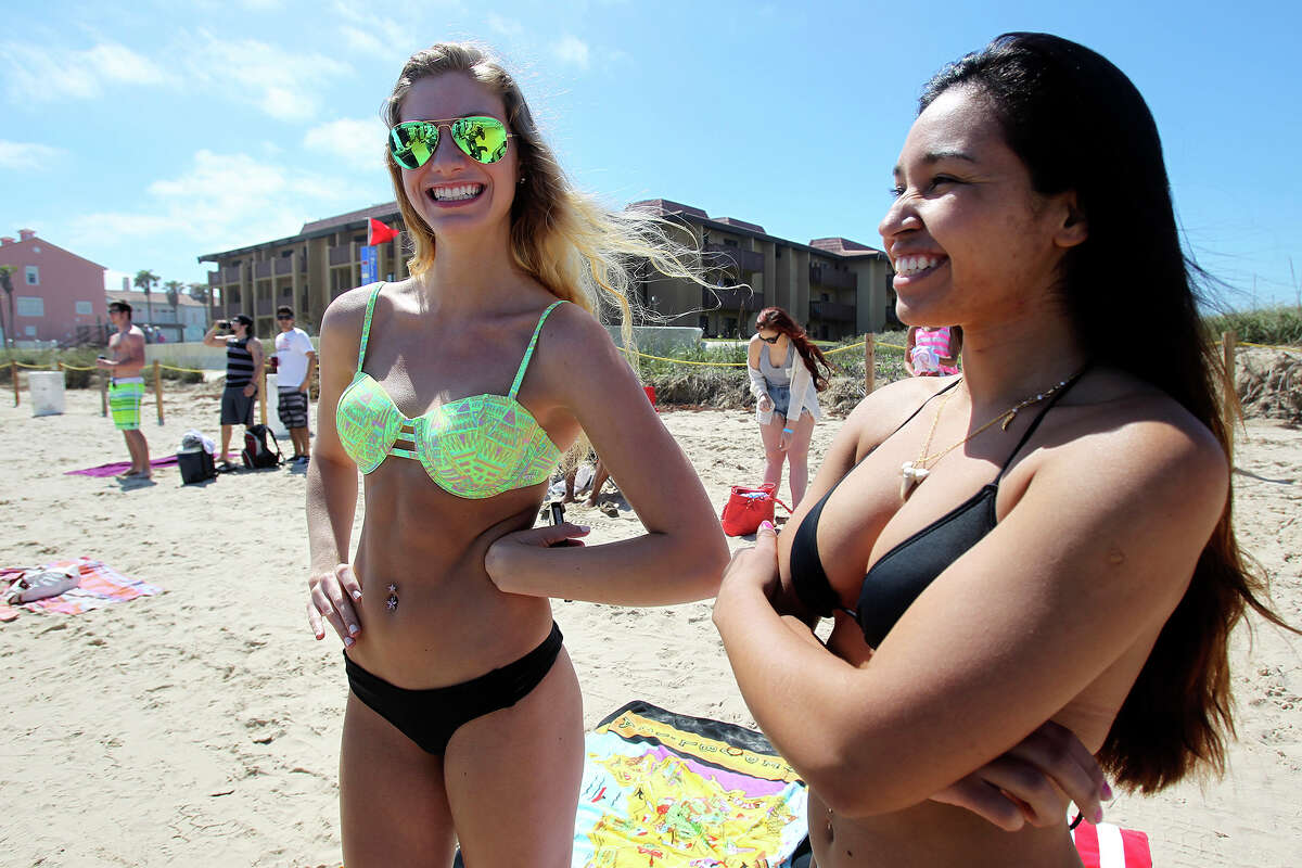 College students cut loose for spring break