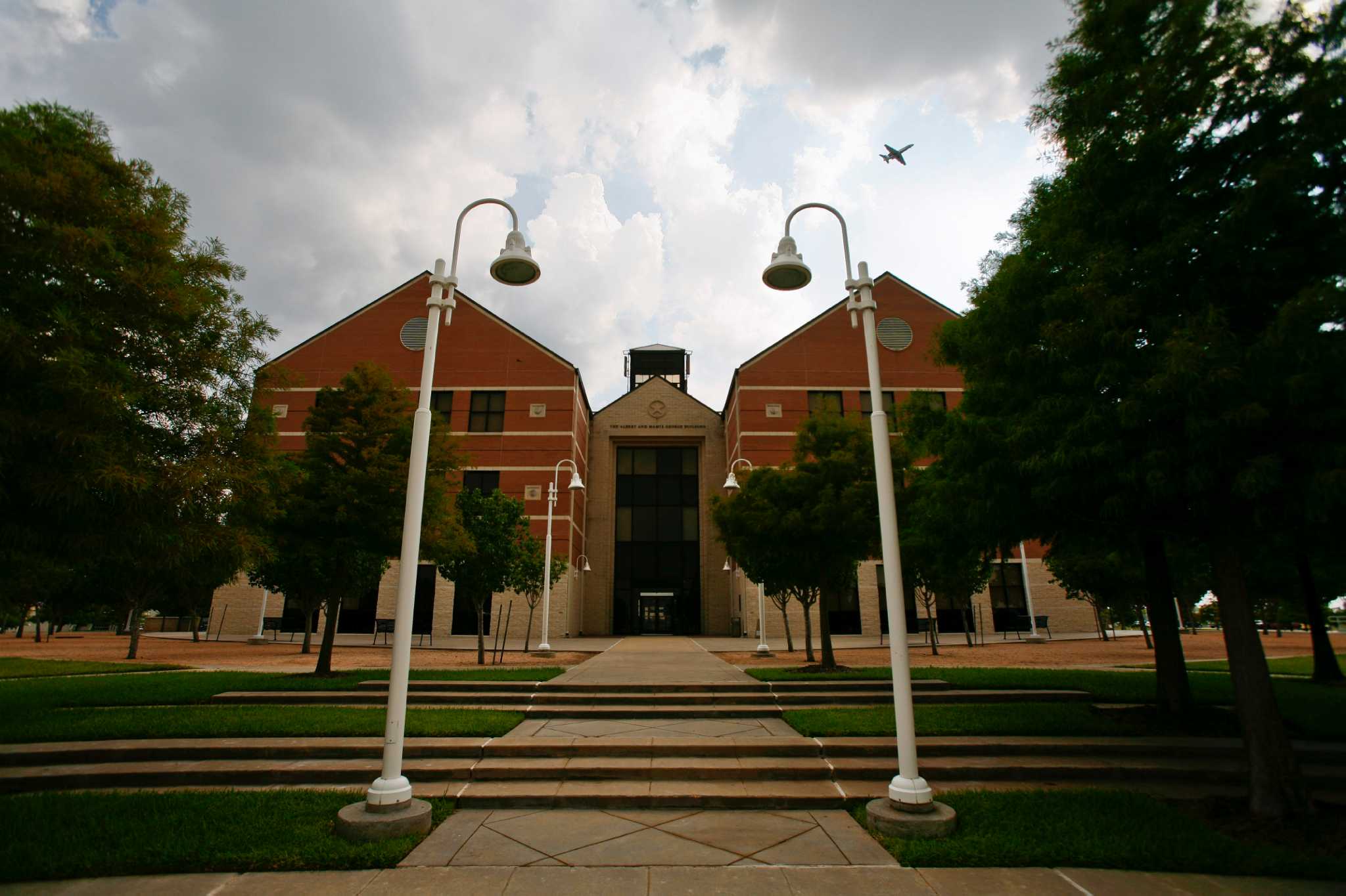 A big deal: UH Sugar Land