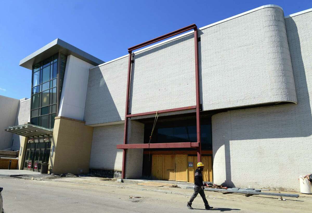 Lord & Taylor taking shape at Crossgates