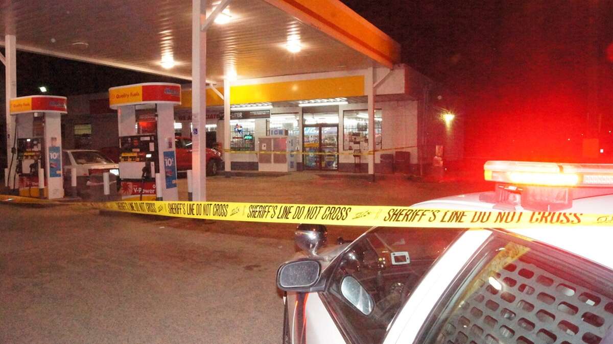 Reports Gas station clerk shot and killed in robbery