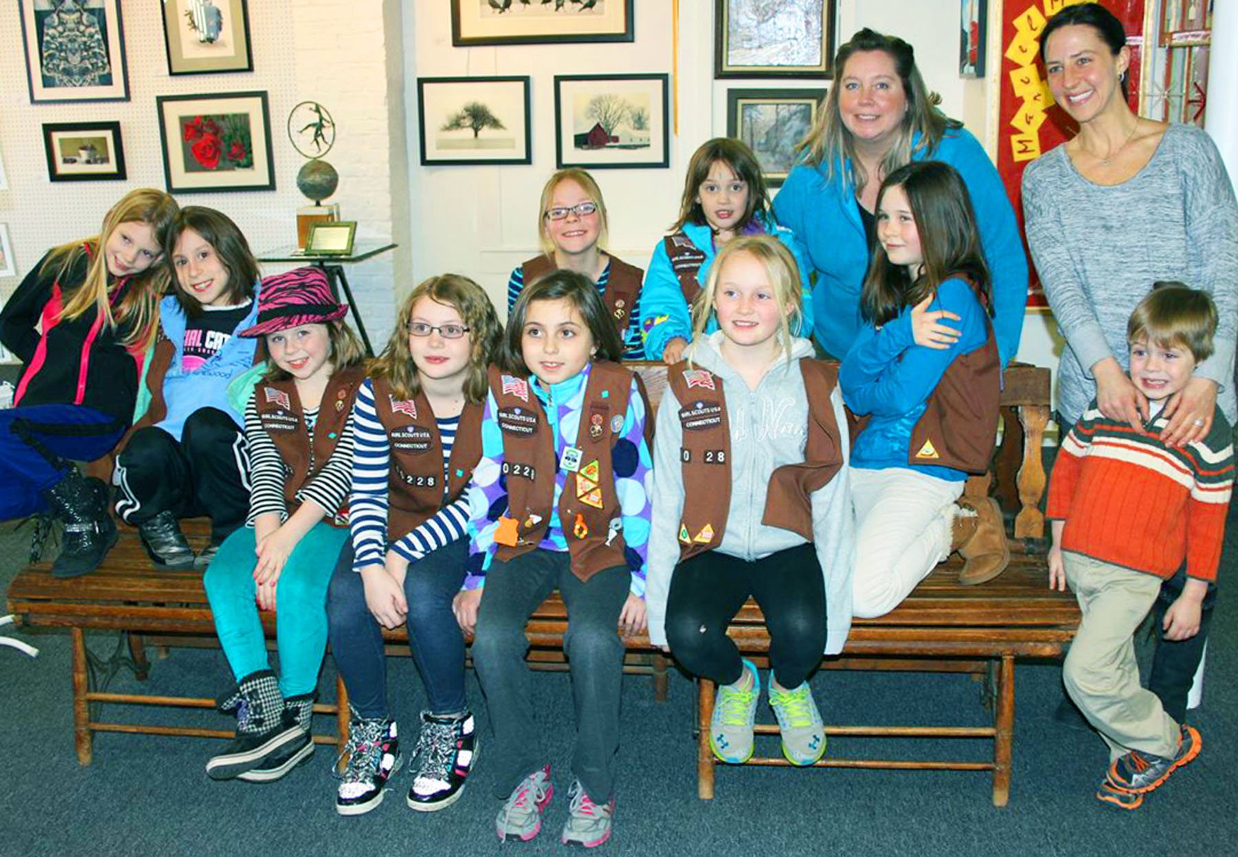 Brownies visit Gallery 25