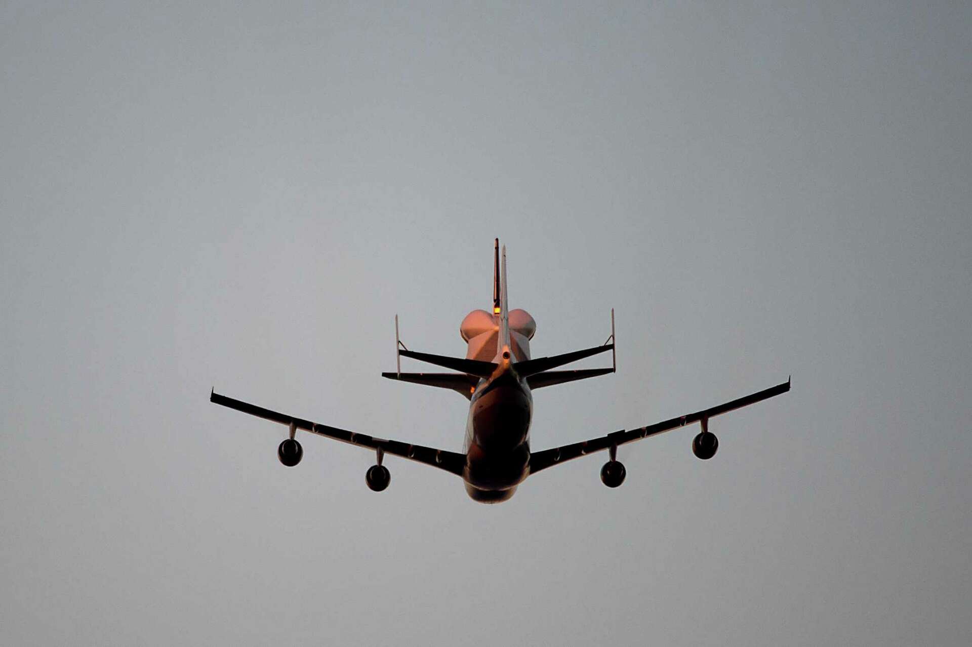 NASA 905, the great space shuttle ferry, makes its final journey