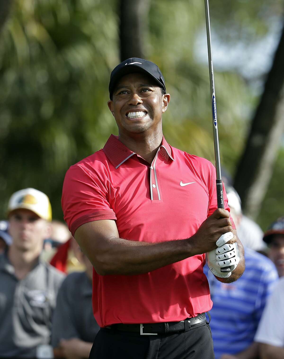 tiger woods watches video