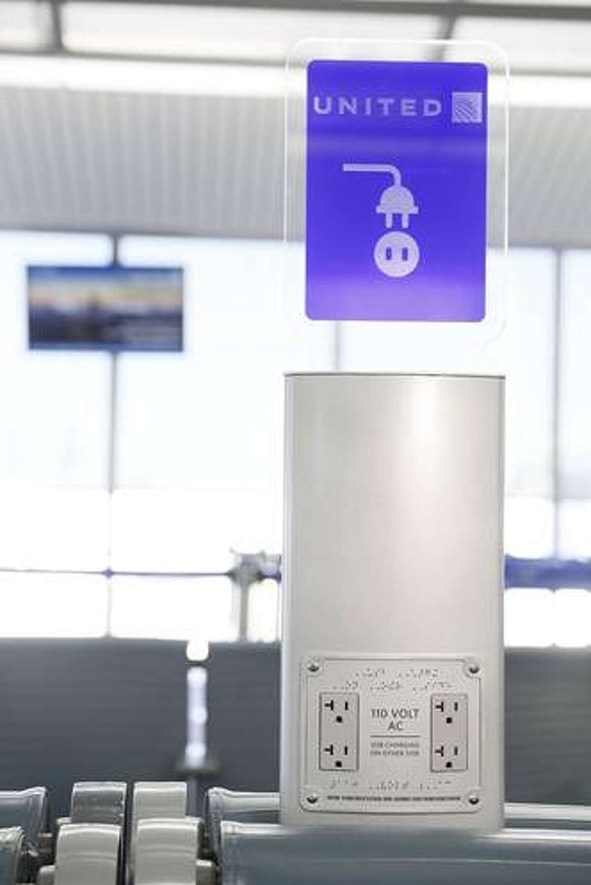 United Airlines will install electronic charging stations at hubs it serves around the country, including Houston.
