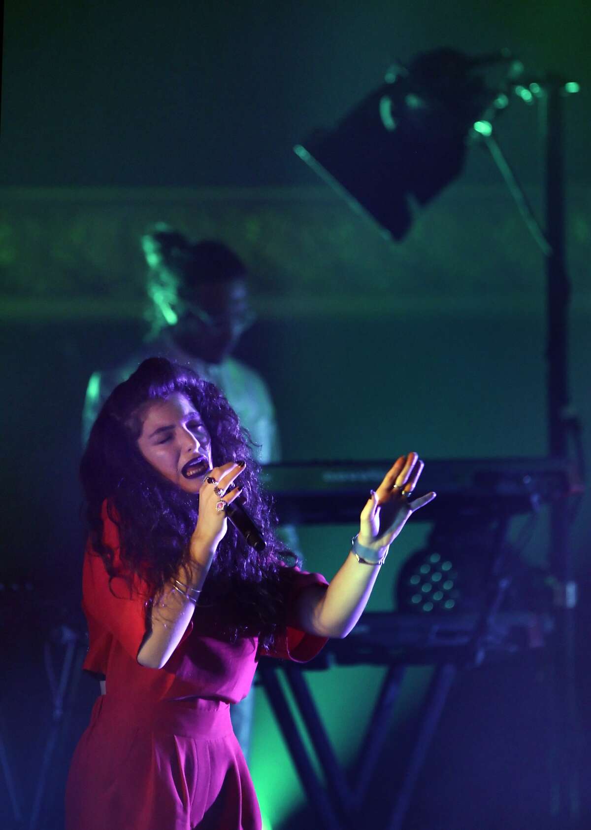 Lush Lorde, New Zealand Electropop Sensation: 'with 'virgin,' I Wanted To Document My Femininity' Capture Art Lush Lorde, New Zealand Electropop Sensation: 'with 'virgin,' I Wanted To Document My Femininity' Capture Art