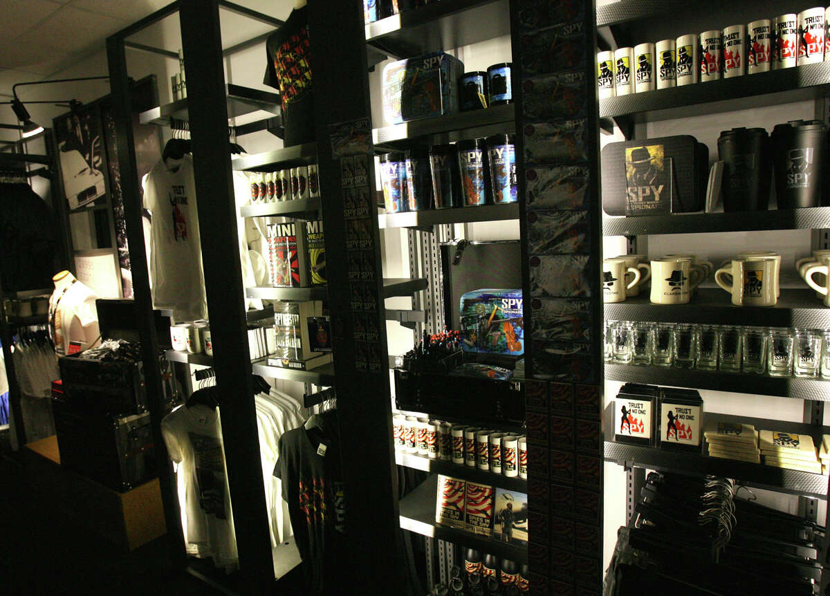 Spy exhibit brings gadgets out of the shadows