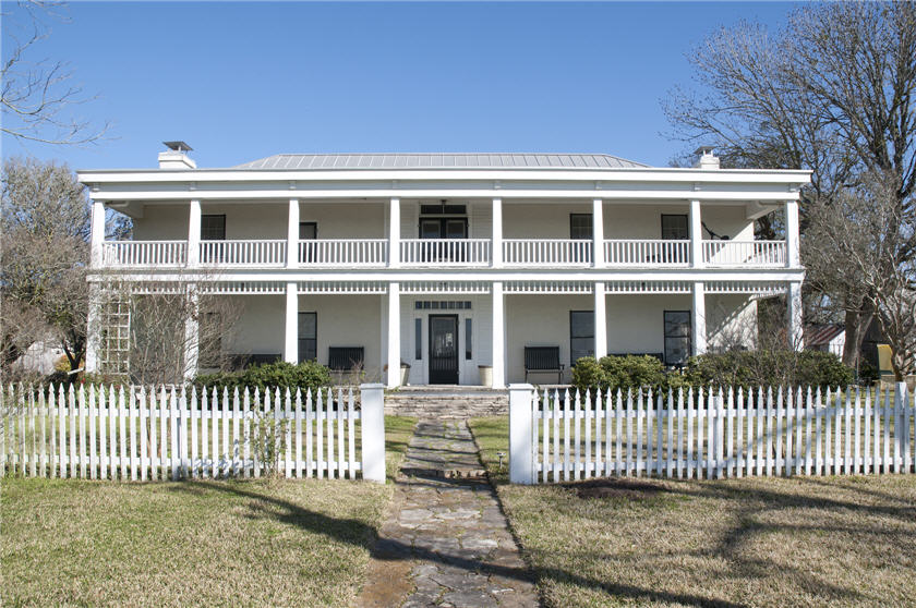 A historic Brenham house lives on, beautifully