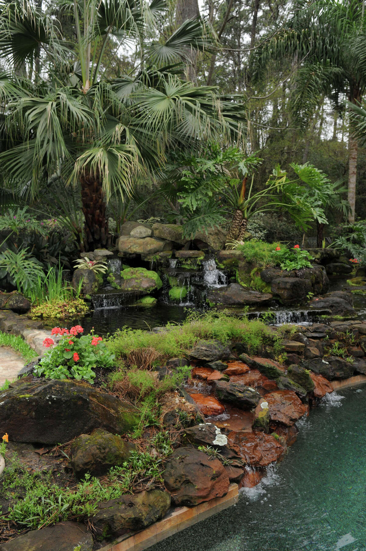 Tour showcases four elegant Kingwood gardens