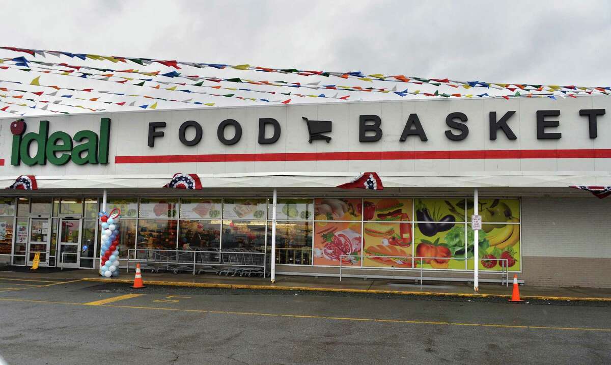 Photos New supermarket has grand opening at Menands site