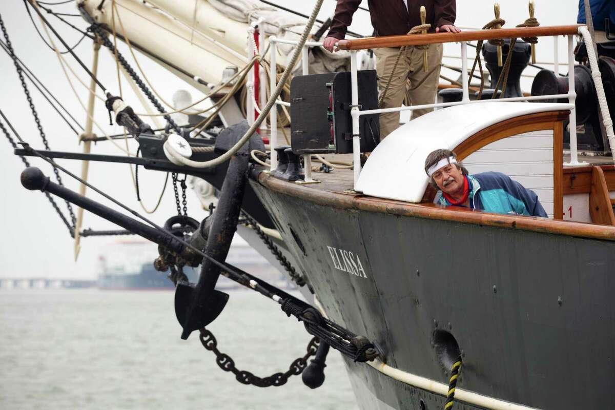 The Elissa sets sail