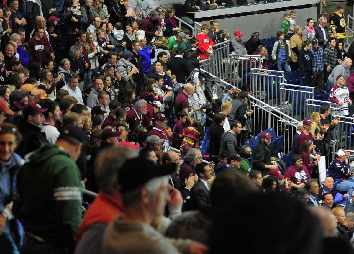 Union feels at home in Bridgeport, advancing again to Frozen Four