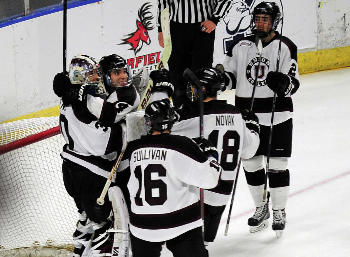 Union feels at home in Bridgeport, advancing again to Frozen Four