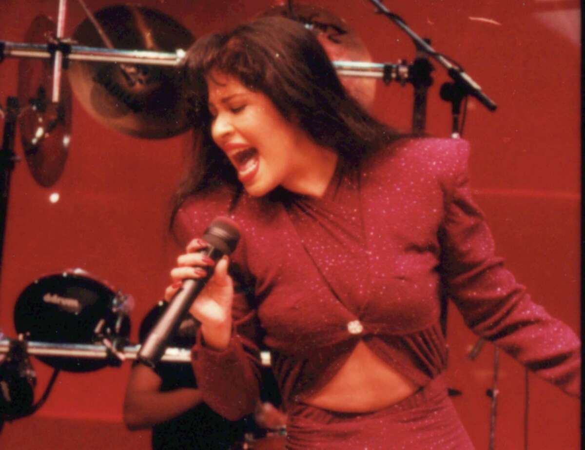 Tejano singer Selena to return as 'digital' star