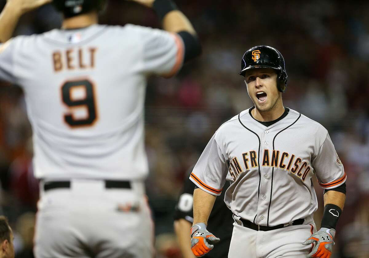 Posey's home run gives Giants win in opener