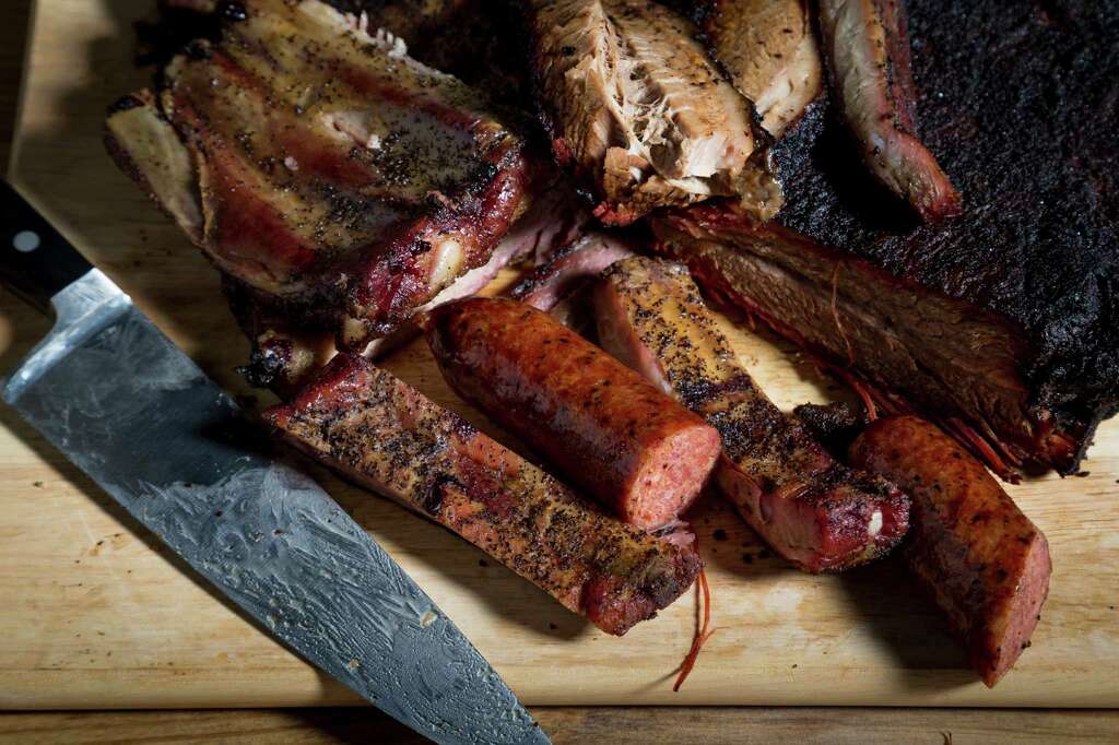 Houston S Top Picks For Barbecue Chronicle Pizzitola S Bar B Cue Has Been Serving Up Barbecue For More