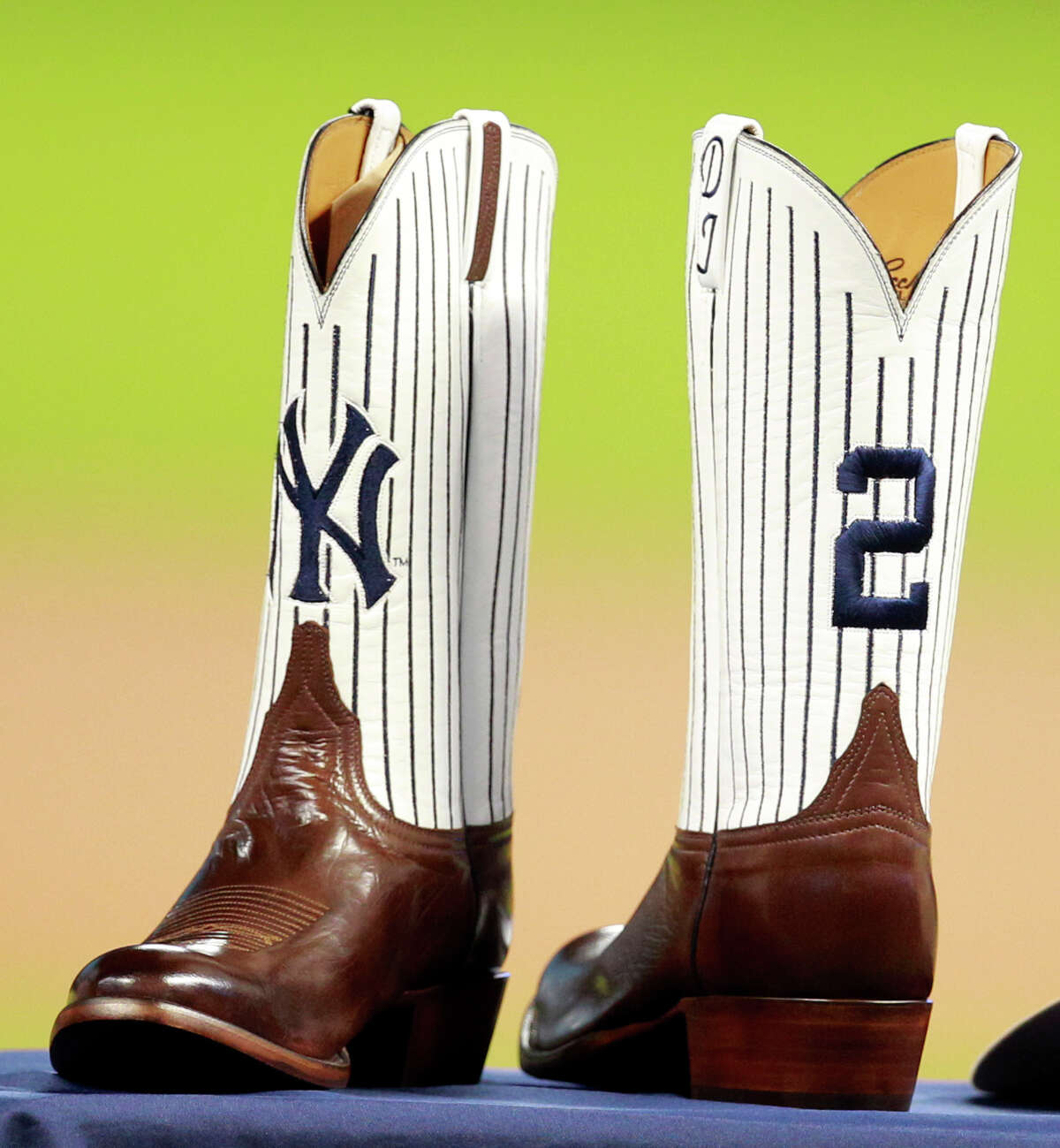 YANKEES: Texas Rangers honor Mariano Rivera with cowboys boots