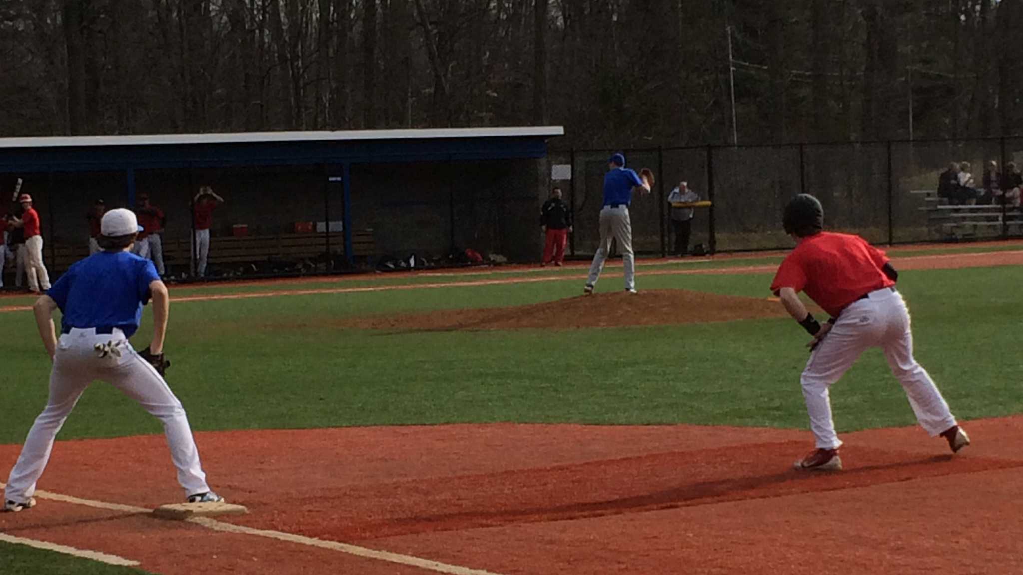 Darien tops New Canaan 9-4 in baseball scrimmage