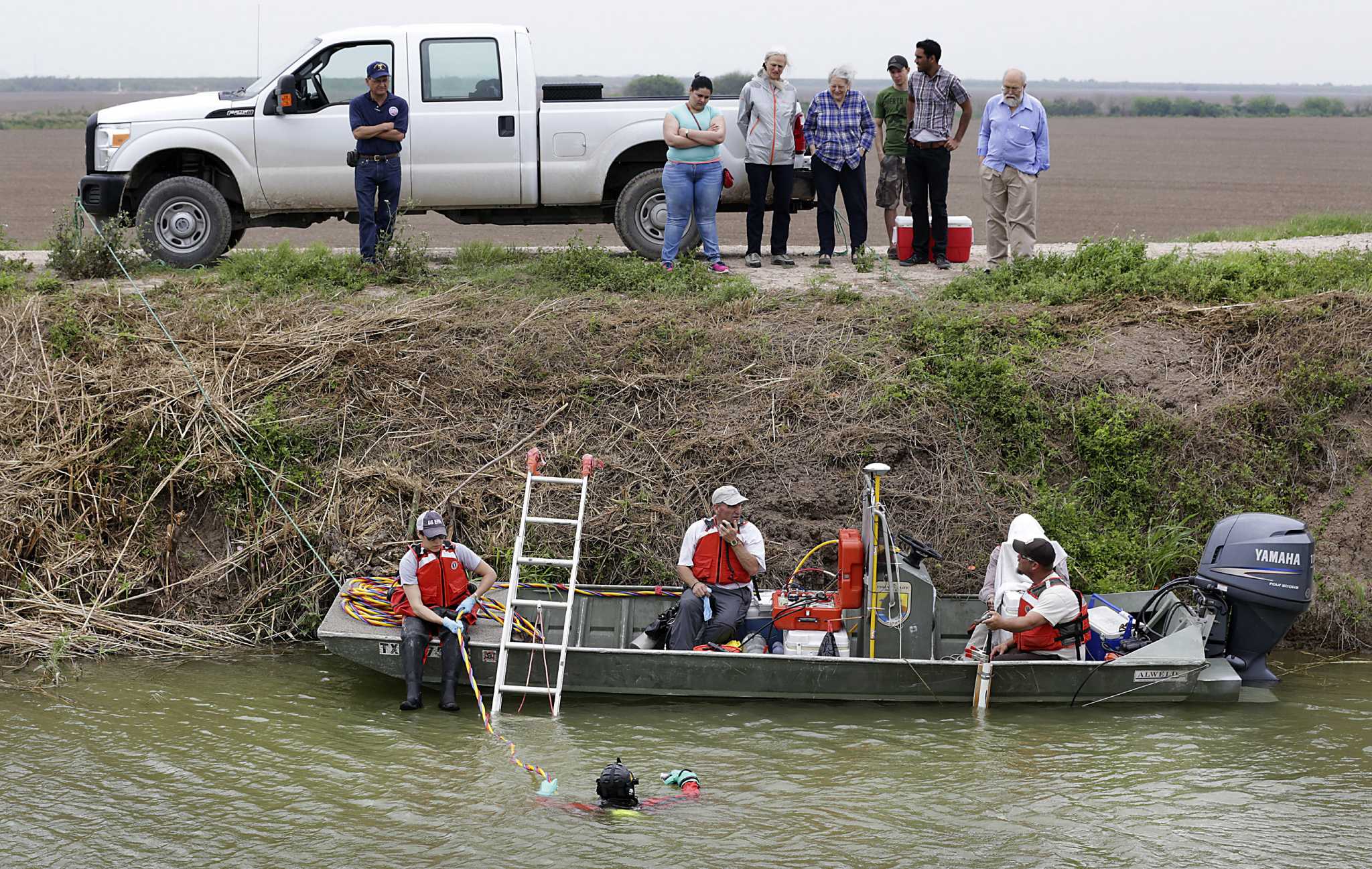 EPA sends divers into Donna Canal to search for PCBs