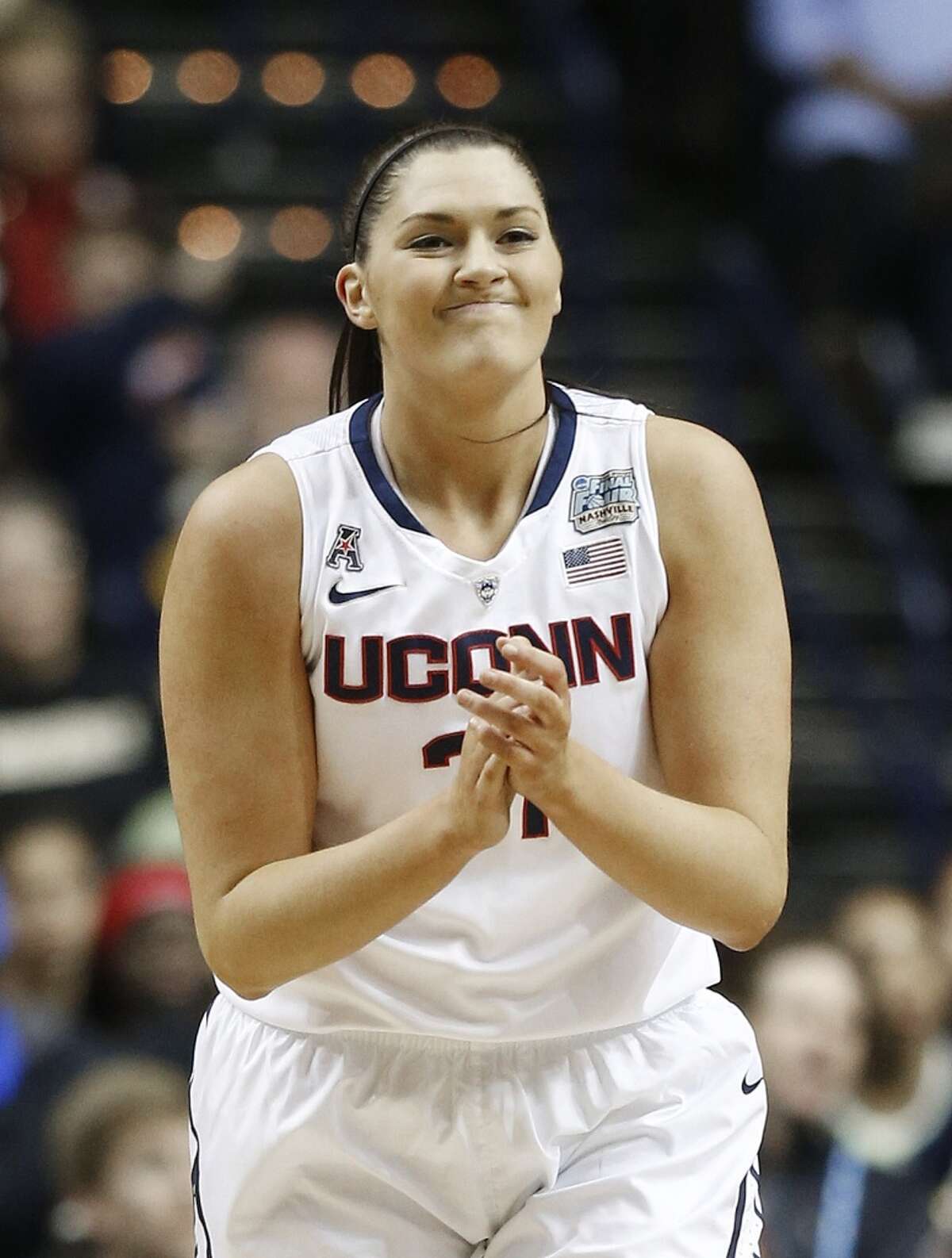 UConn women stay perfect, to play for 9th title