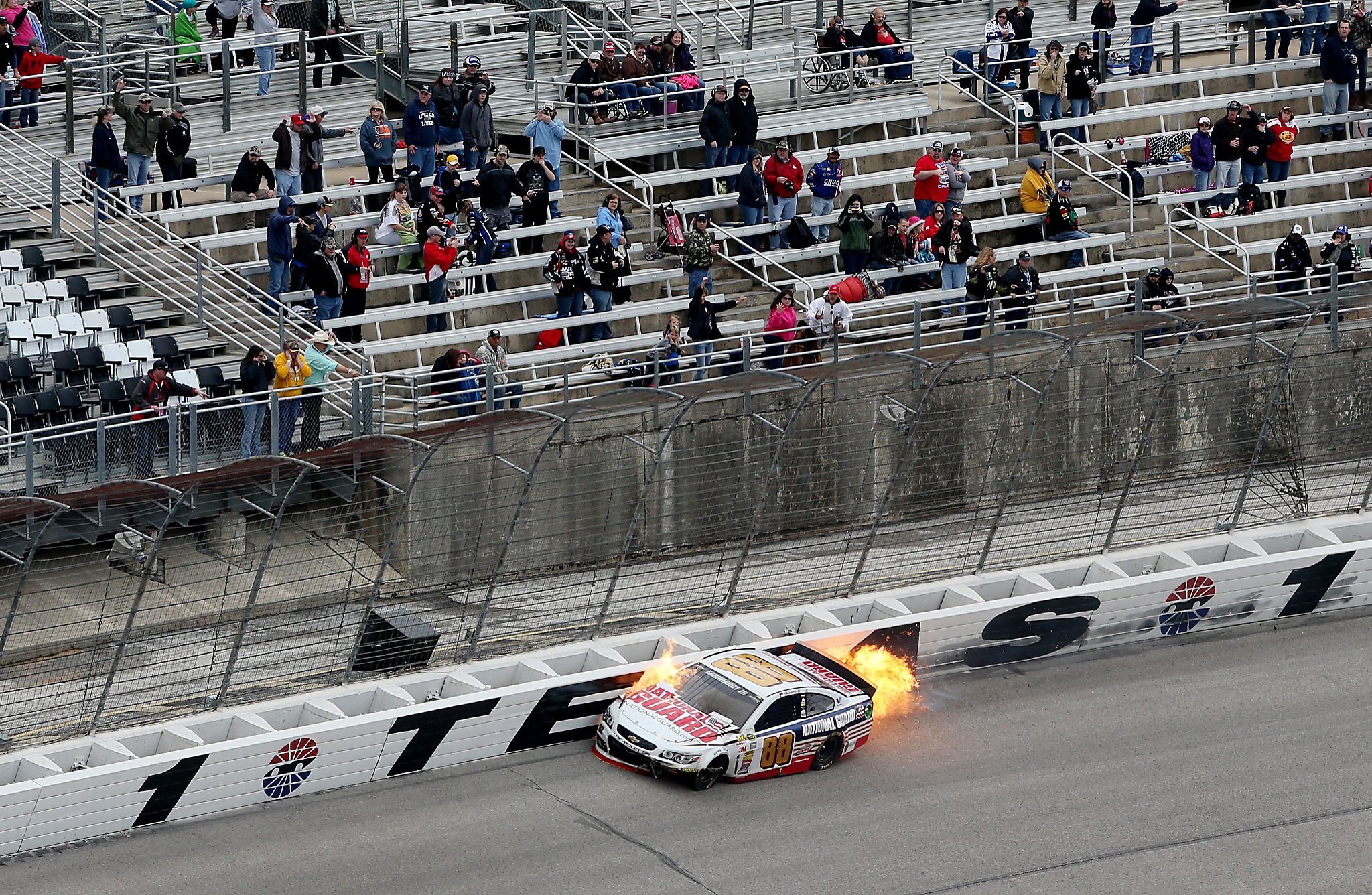 Earnhardt Jr. out of Texas race after fiery wreck