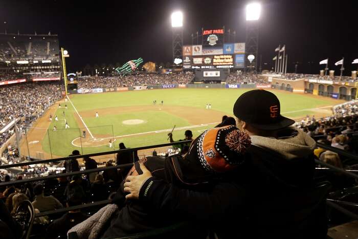 Nancy Pelosi mistakes Giants' Willie McCovey for Willie Mays