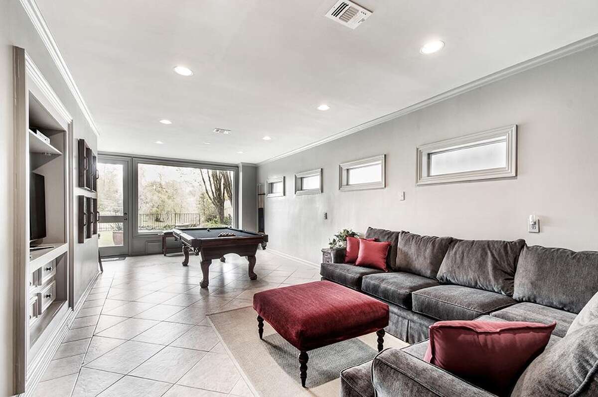 Buffalo Bayou home delivers the drama