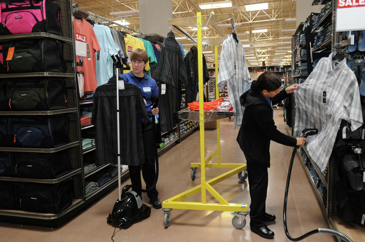 In new Kroger, produce shares space with clothes