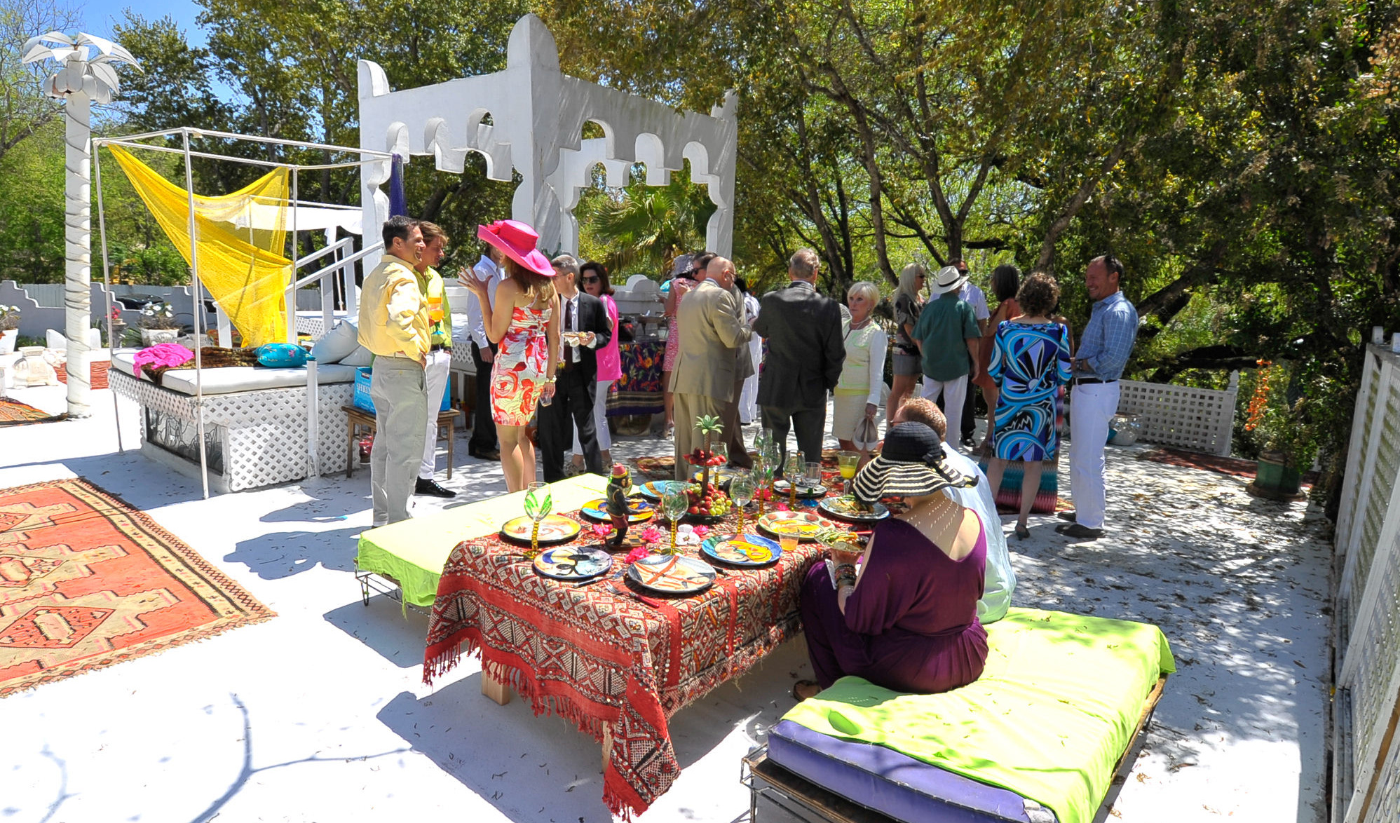 How to throw the perfect outdoor party